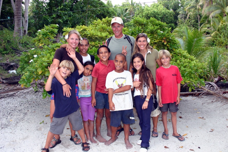 Our fun and fabulous tour guides of the island. Ann, Gna, David, Simon and Shakina.